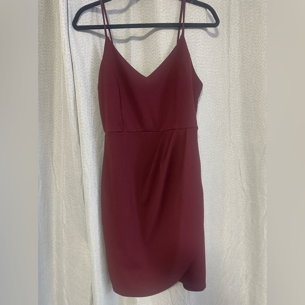 Elegant Burgundy Spaghetti Strap Dress